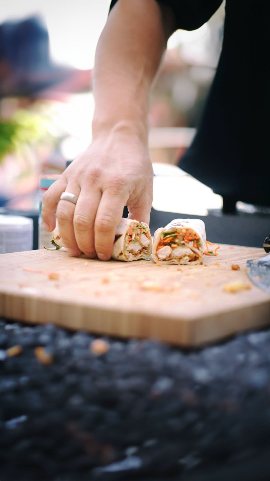 Wrap met krokante kip en Thaise salade