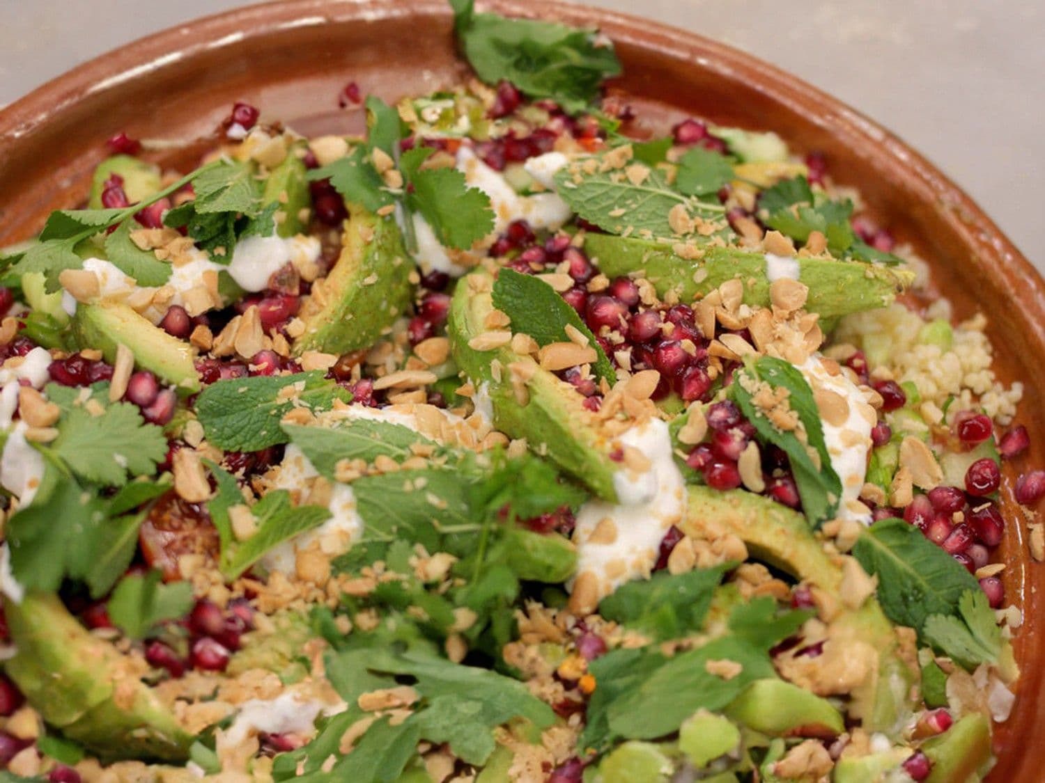 Bulgursalade met groenten en granaatappel