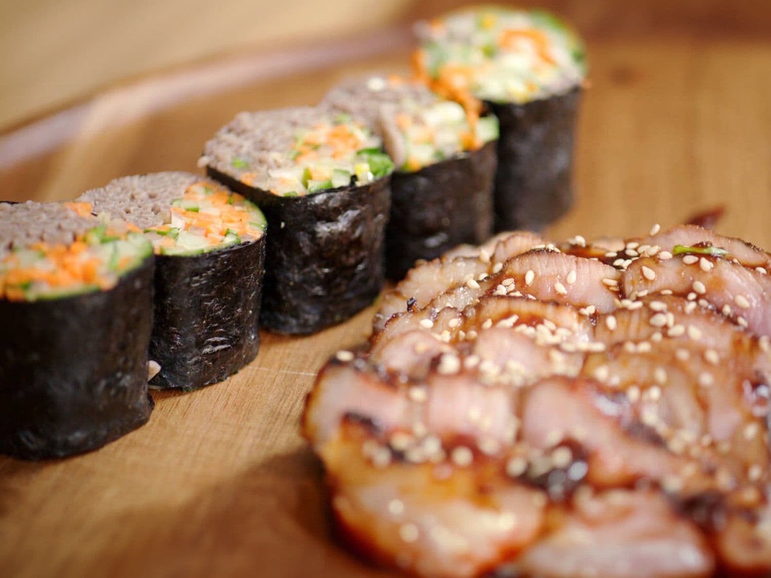 Spiering met noedels, groenten en nori