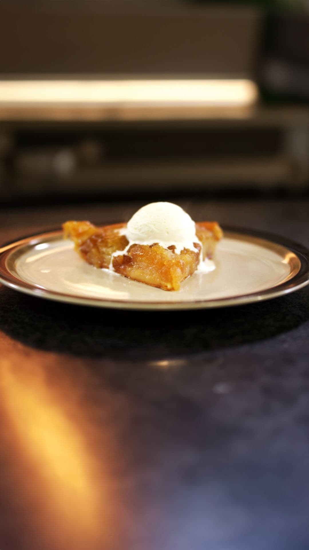 Tarte tatin met vanille-ijs