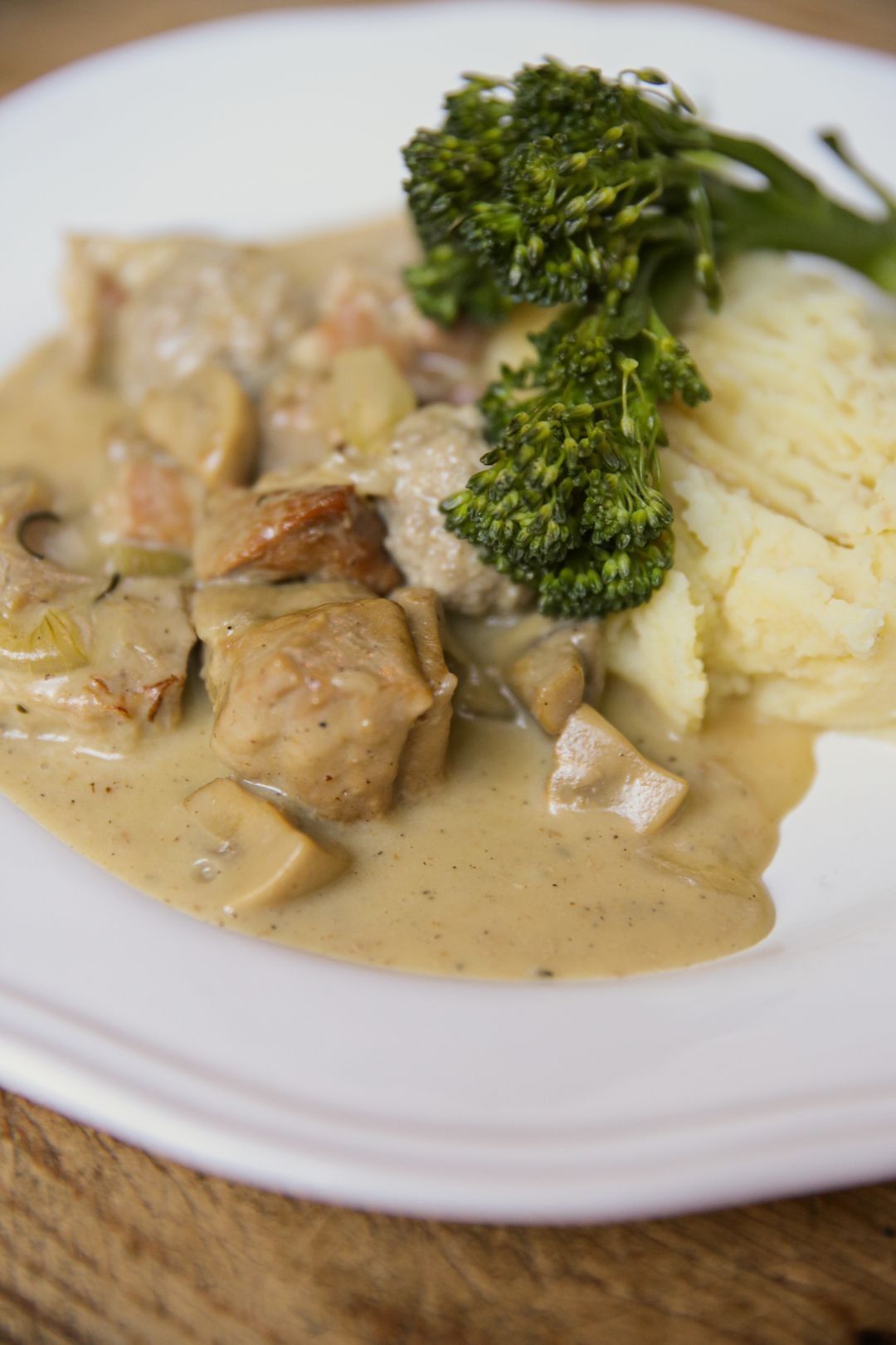 Kalfsblanquette met puree en bimi