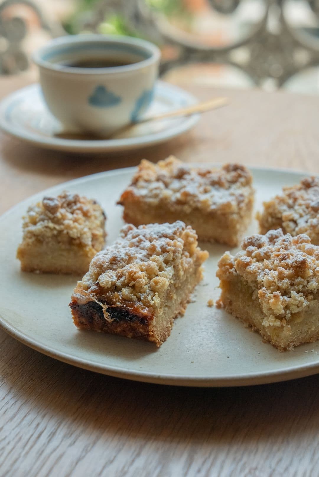 Havermoutcrumble met rabarber en gember