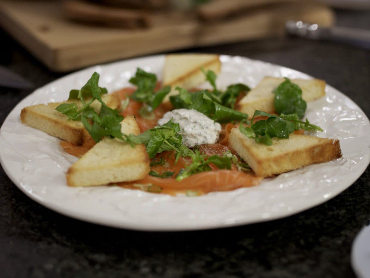 Gerookte zalm met hangop en toast