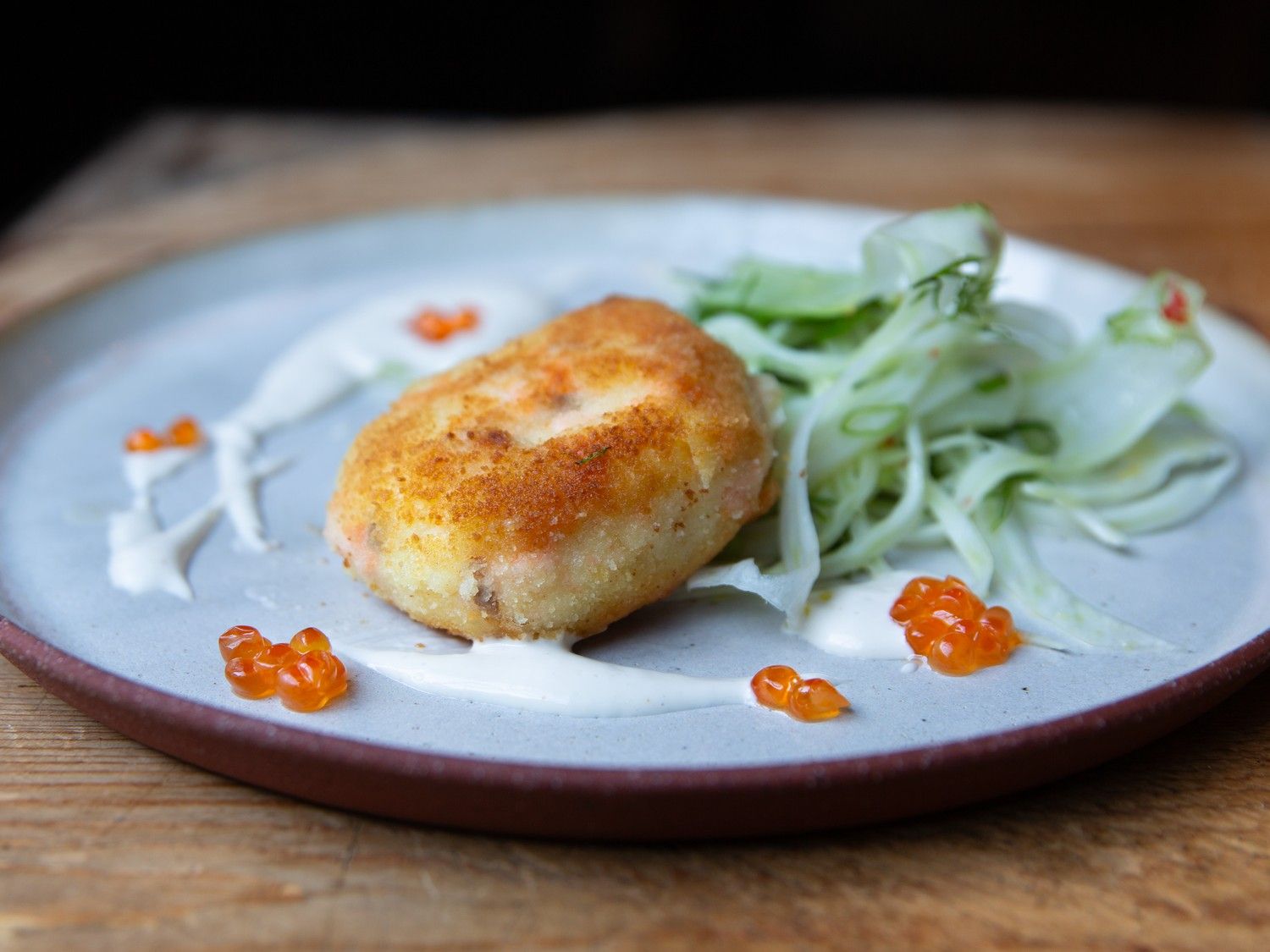Zalmcakes met venkelsalade en aïoli