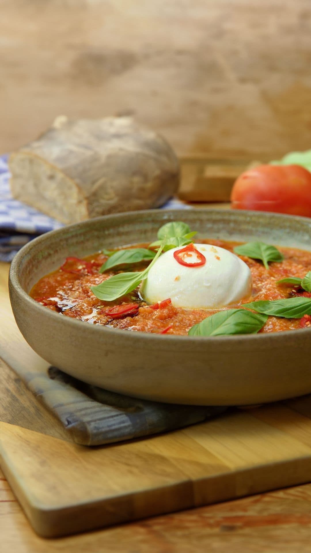 Pappa al pomodoro met chili en burrata