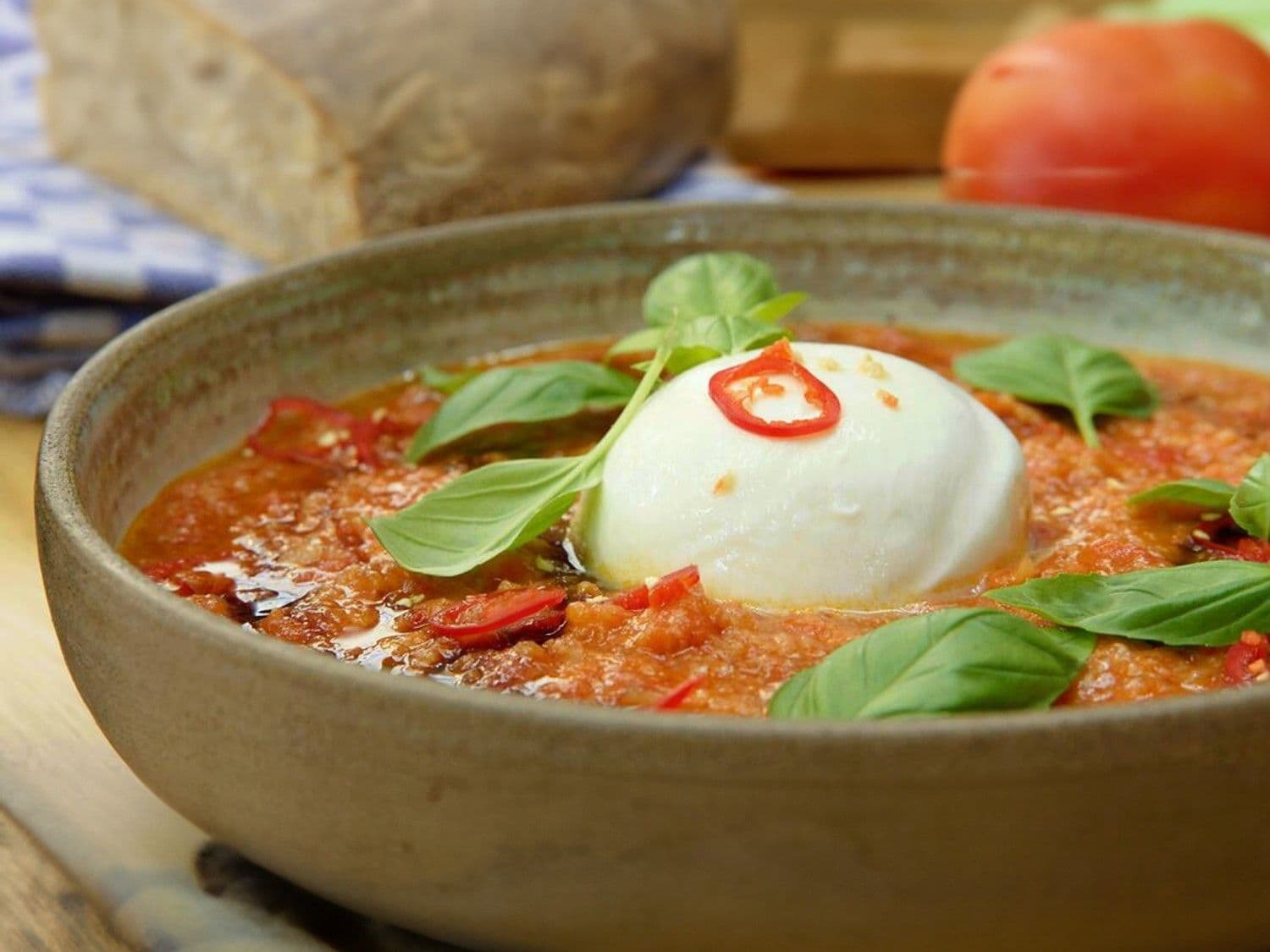 Pappa al pomodoro met chili en burrata