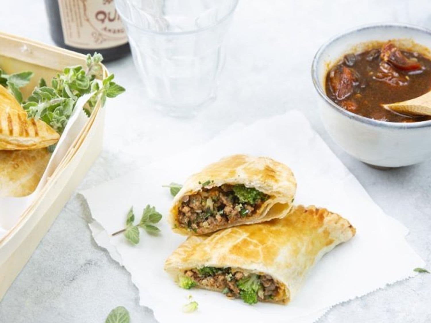 Empanadas met gehakt en zelfgemaakte ketchup
