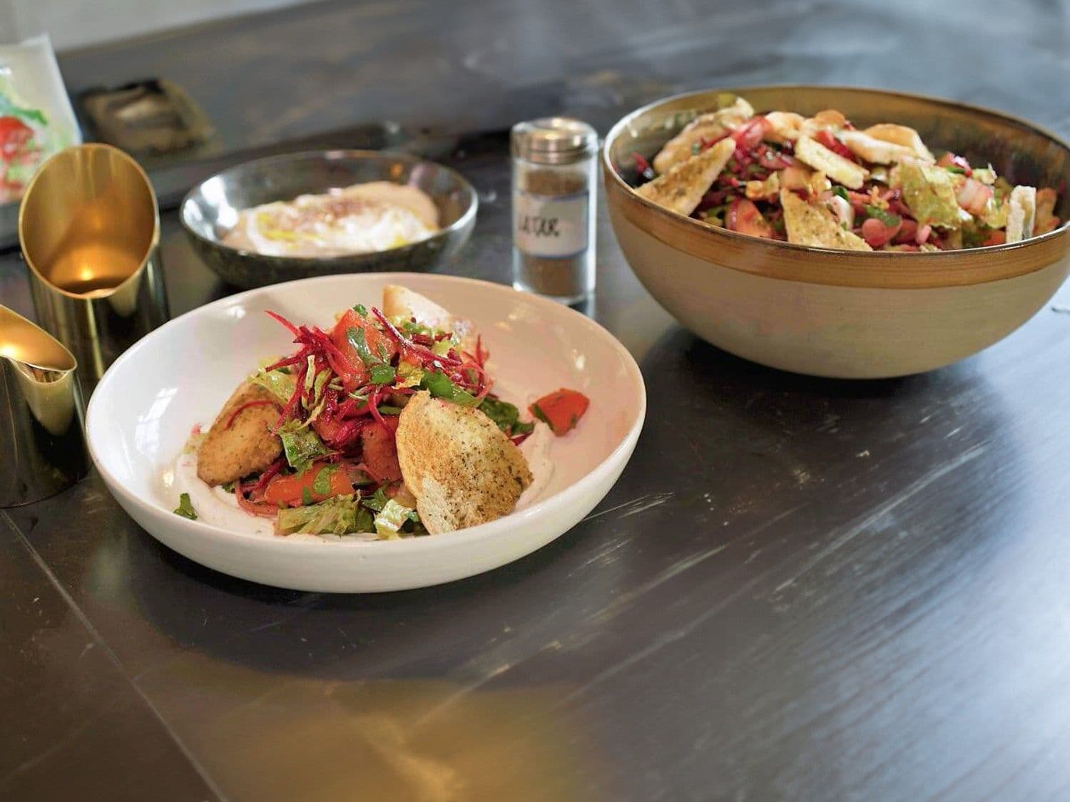 Fattoush salade met rode biet en labneh