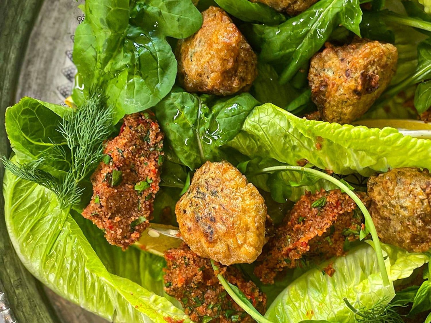 Çigköfte en mercimek köftesi met champignons