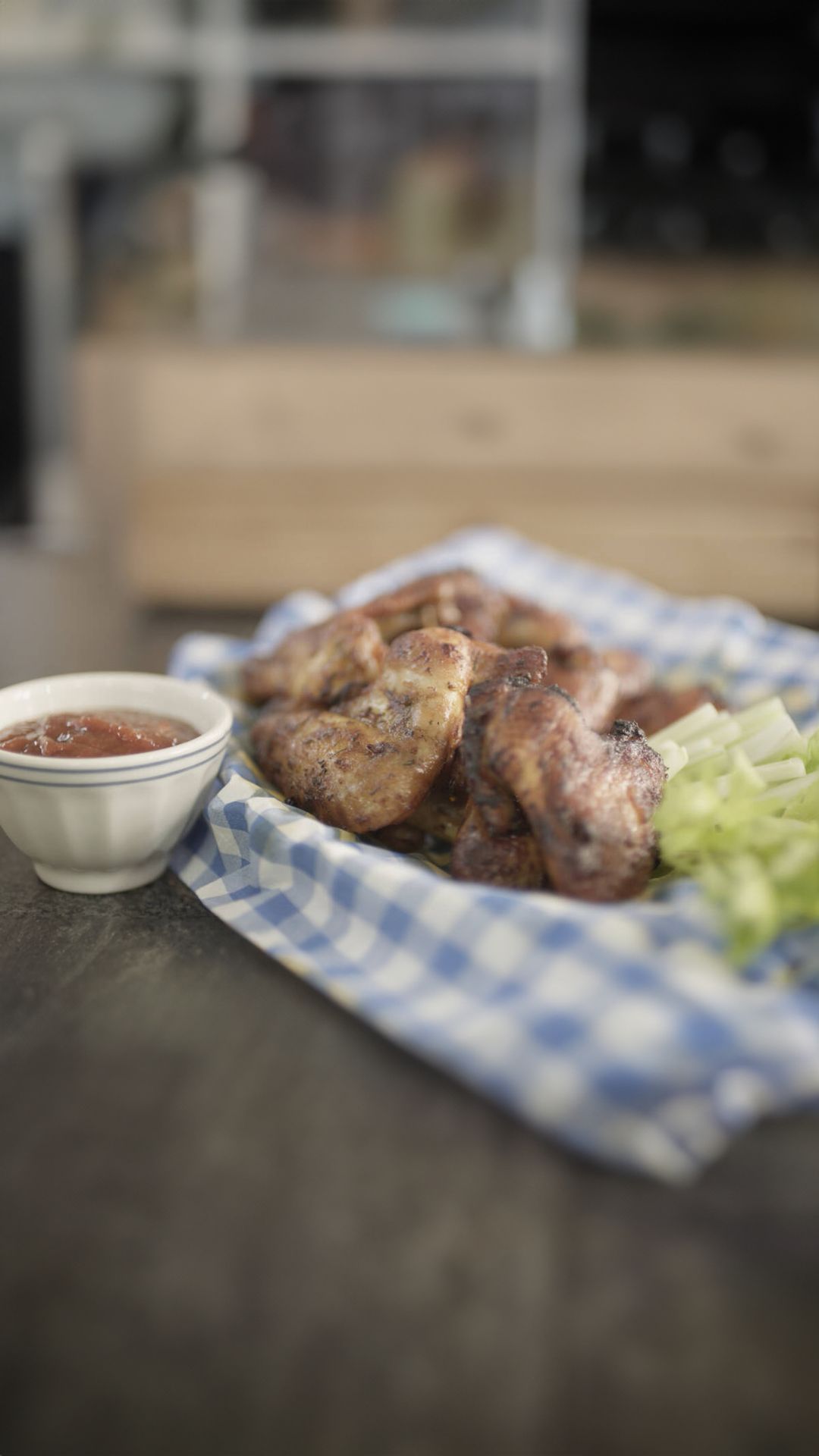 Chicken wings met een pittige barbecuesaus