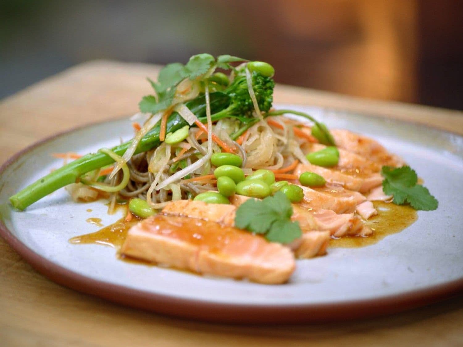 Tataki van zalm met sobanoedels