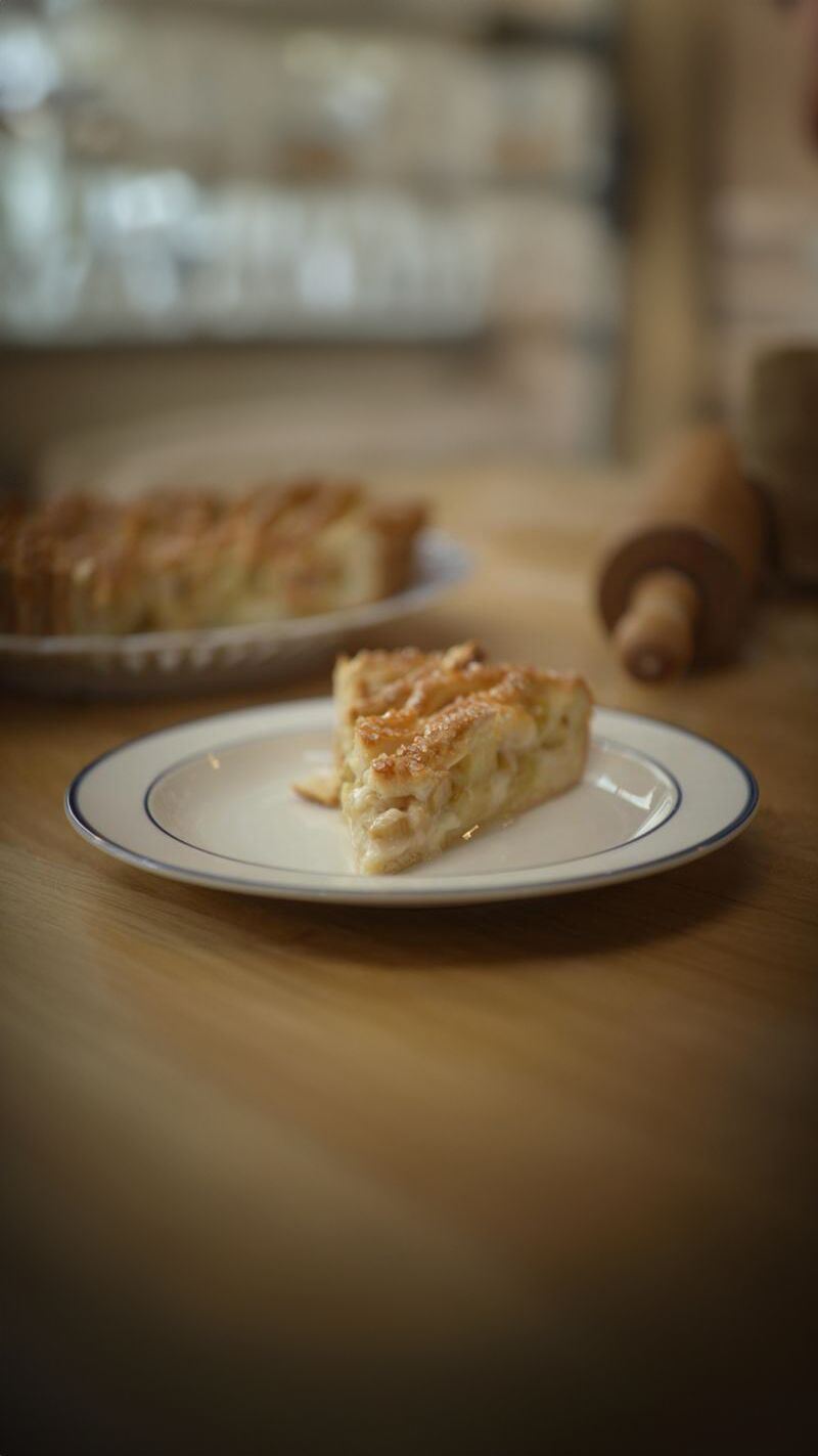Latjesvlaai met rabarber
