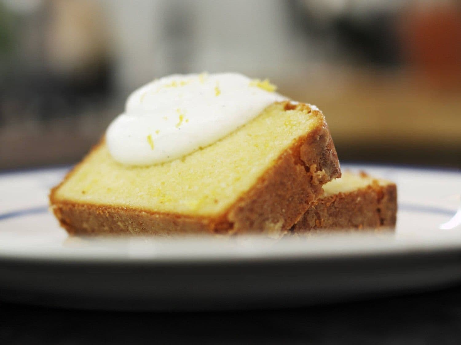 Yoghurtcake met citroen en vanilleroom