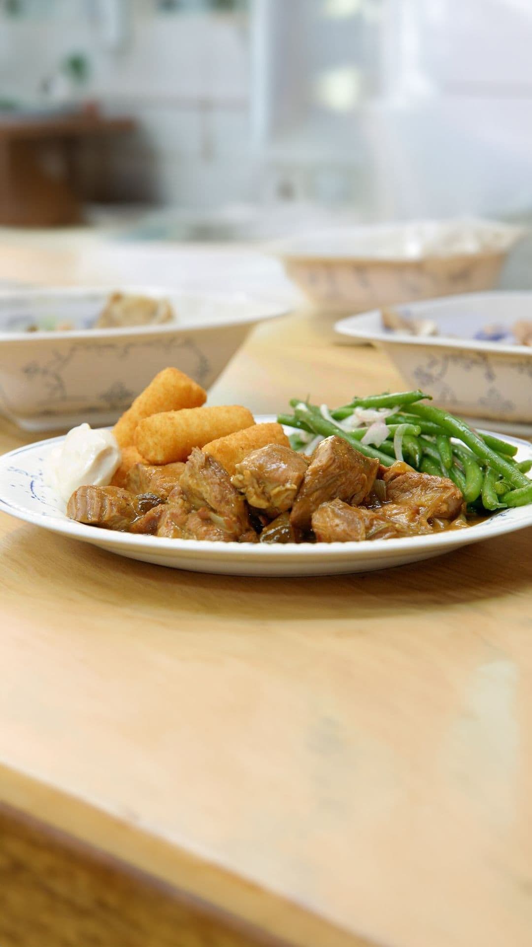 Stoofvlees Cross & Blackwell met kroketten en boontjes
