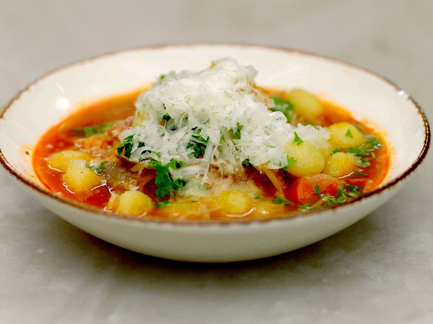 Groenteboost met gnocchi: een maaltijdsoep