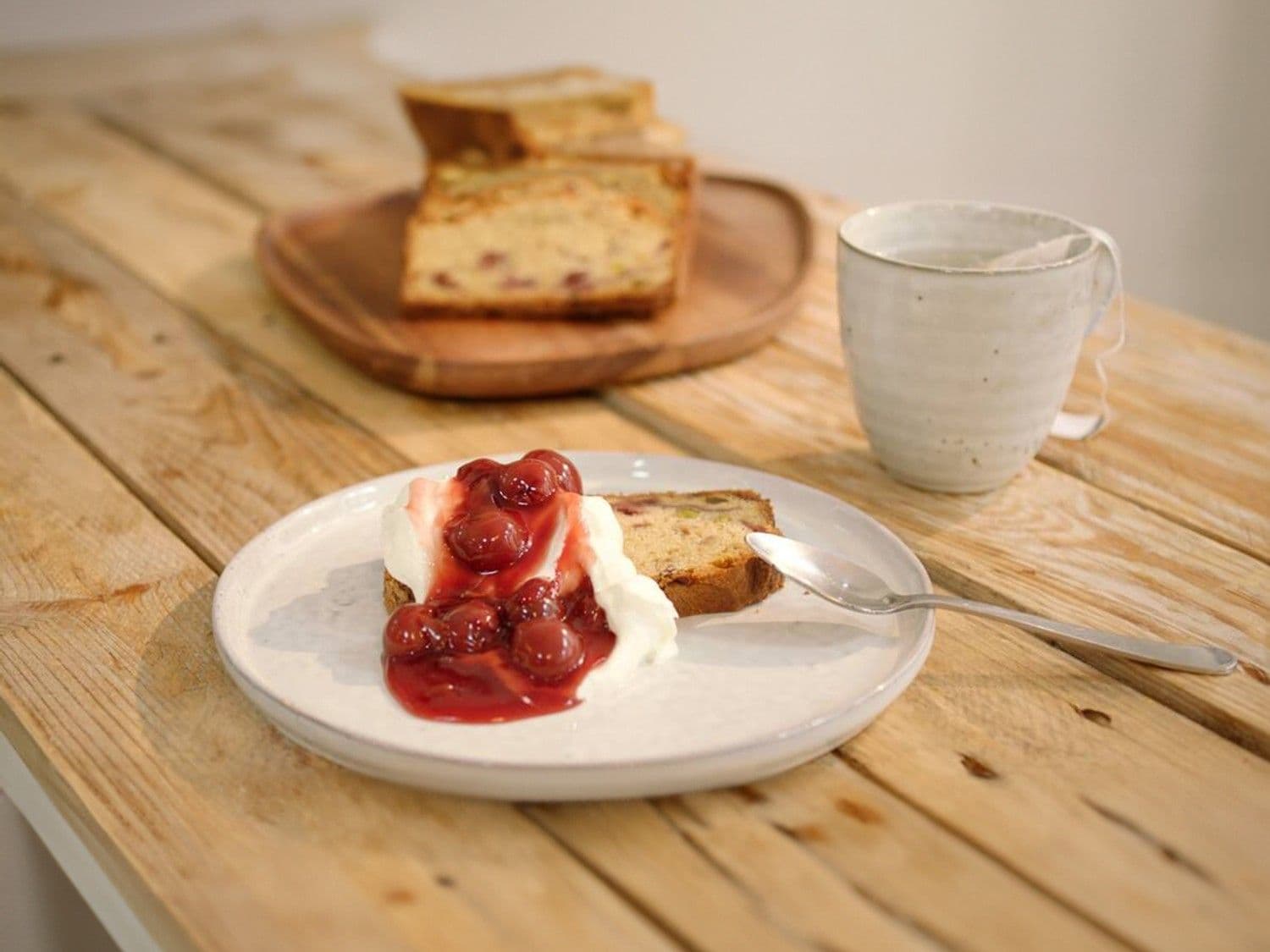 Pistachecake met krieken