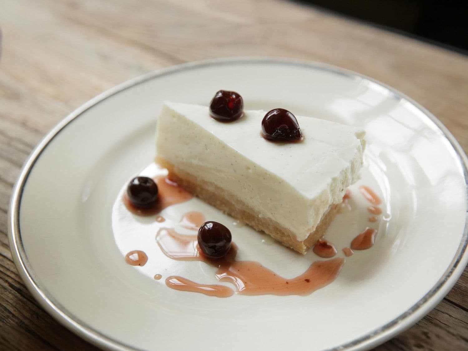Cheesecake met marsepein en amarena kersen