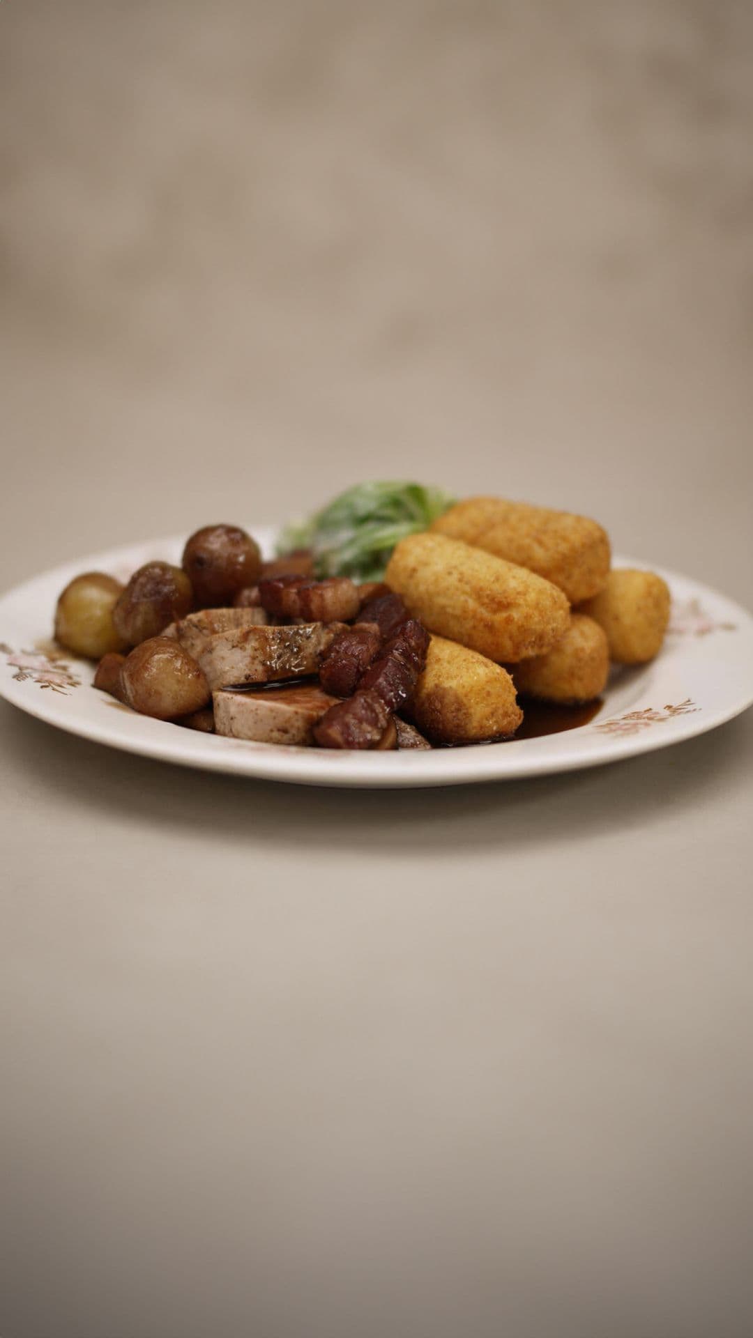 Varkenshaasje met jagersaus en kroketten