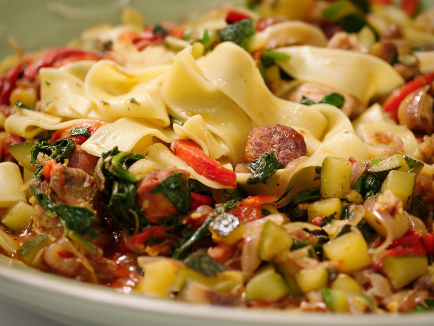 Pappardelle met kip, chorizo en paprika