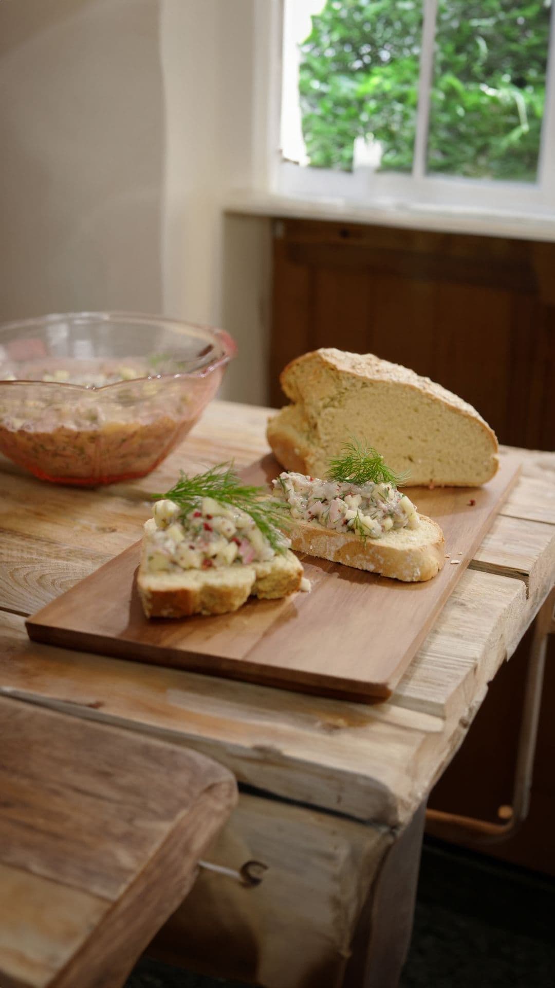 Sodabrood met haringsalade