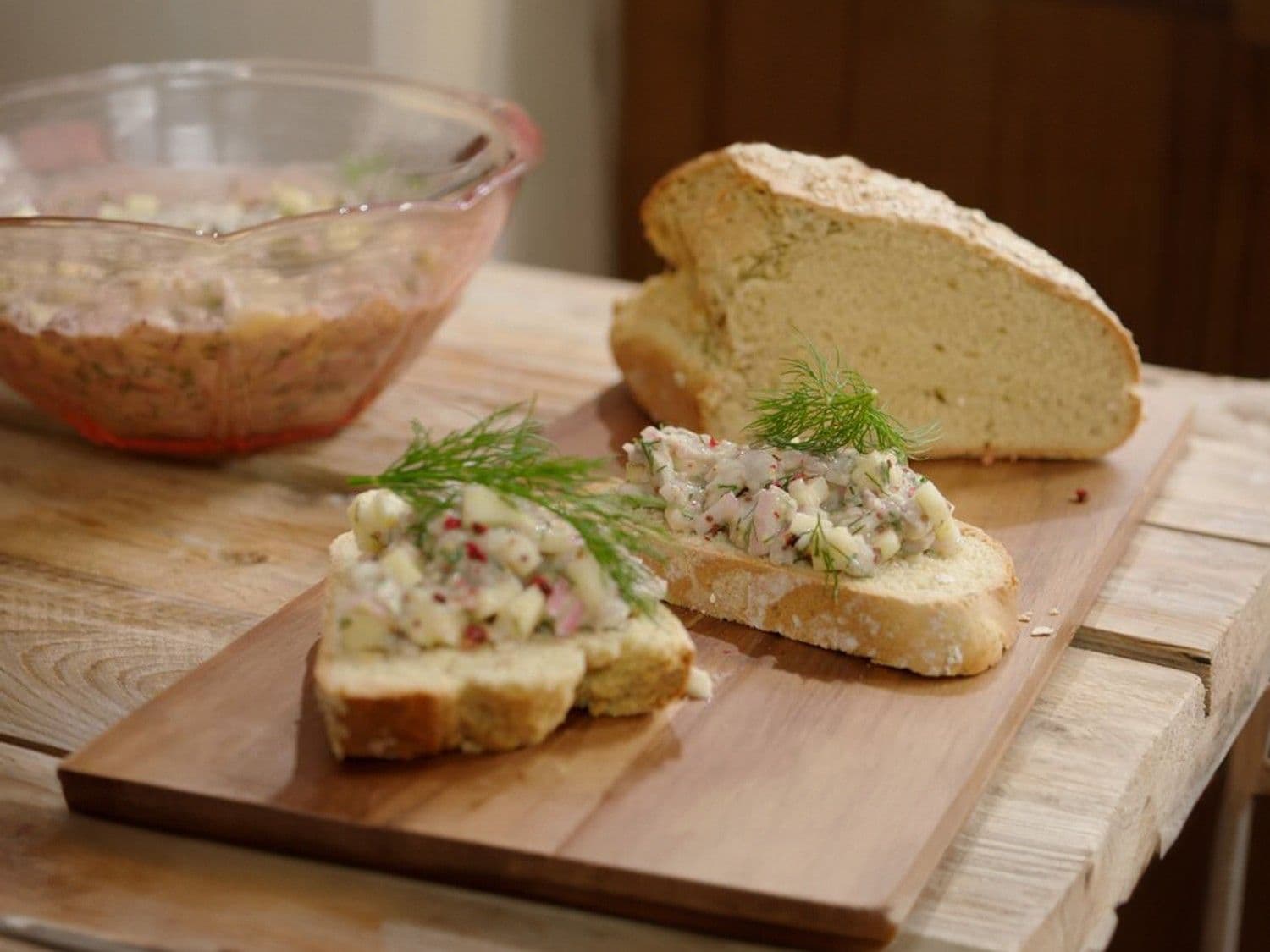 Sodabrood met haringsalade