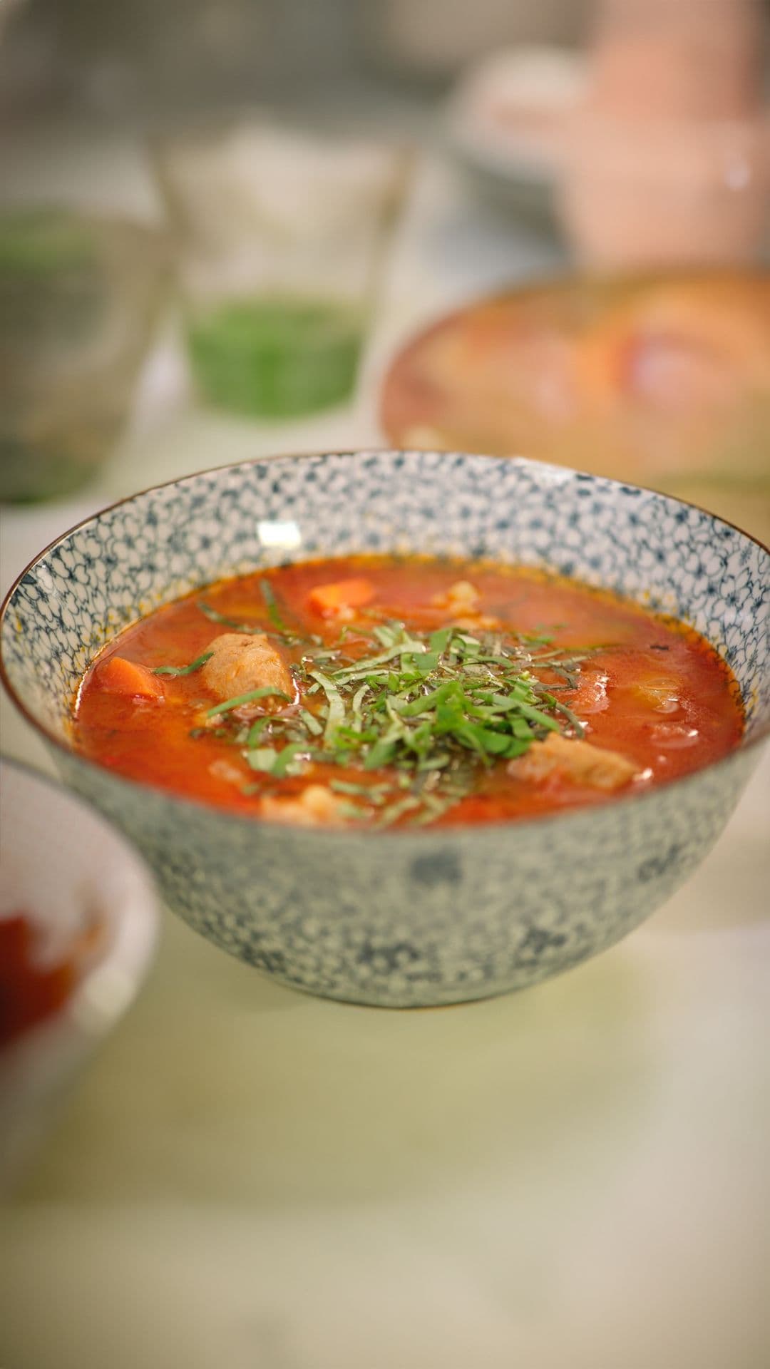 Pittige tomatensoep met fregola en merguez