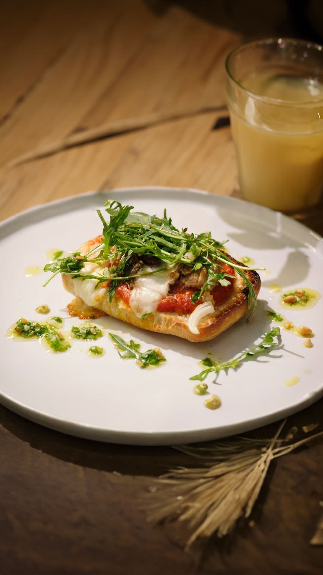 Ciabatta pizza 'al tonno'