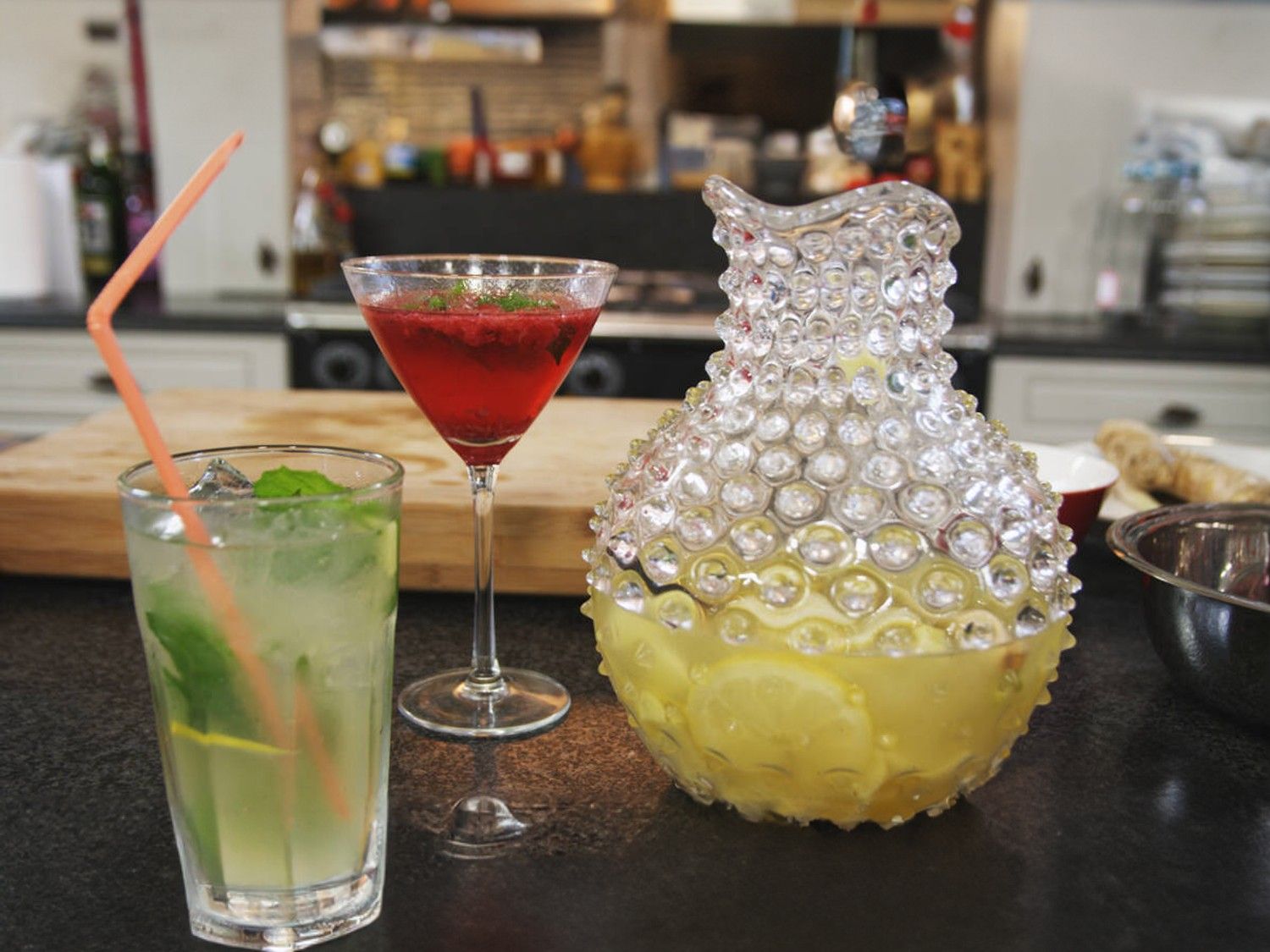 Gemberlimonade en frambozencocktail