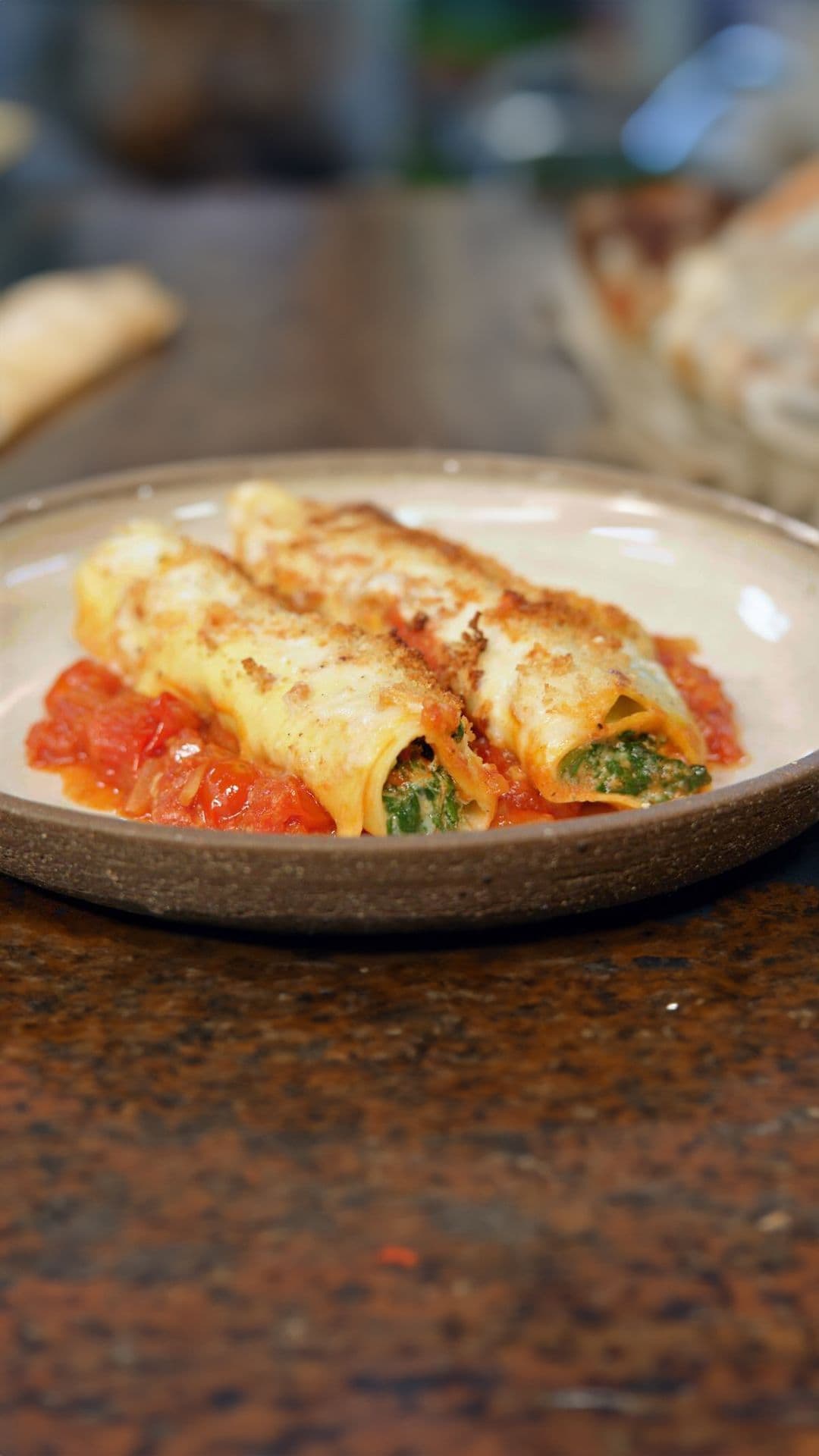 Verse cannelloni met spinazie, ricotta en tomatensaus