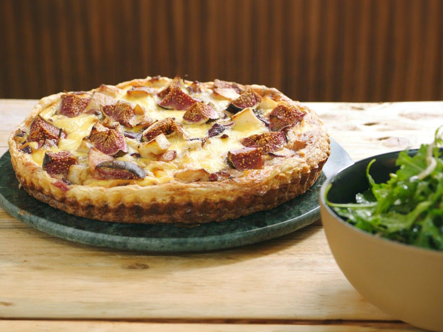 Quiche met Belgische kaas, knolselder en appel