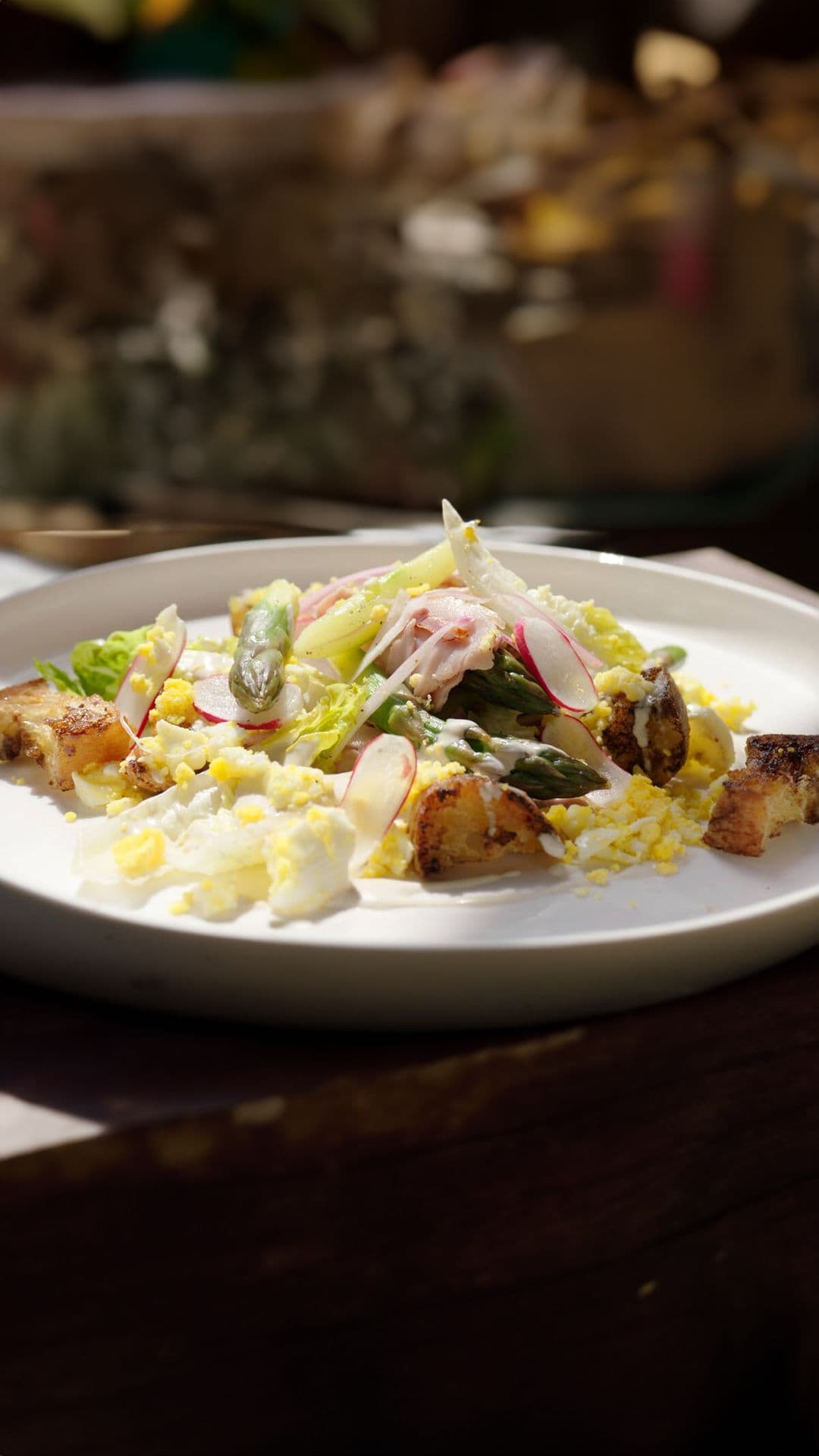Salade van groene asperges, Meesterlyck-ham en mimosa van ei