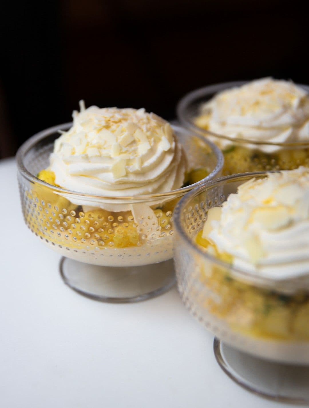 Parfait van ananas met salade van verse ananas