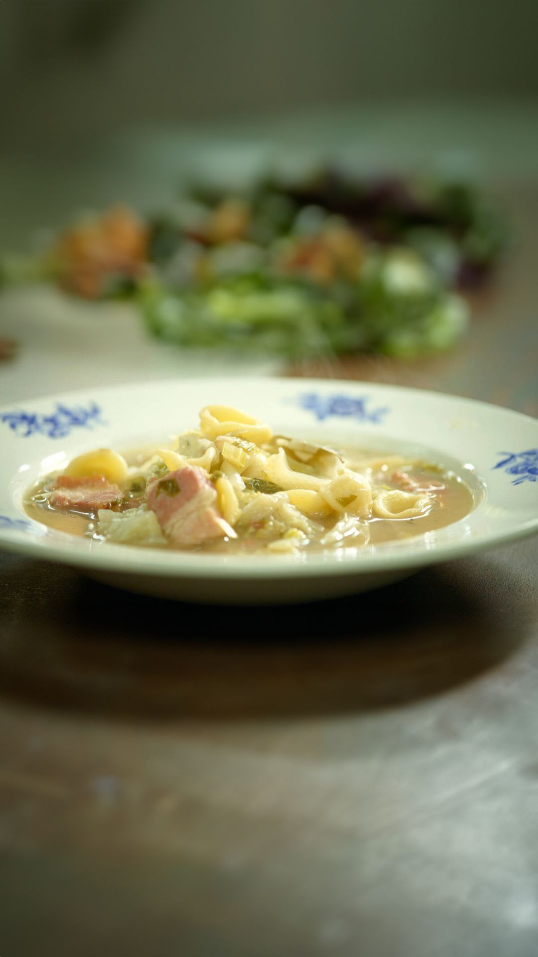 Soep van groene kool ‘in brodo’