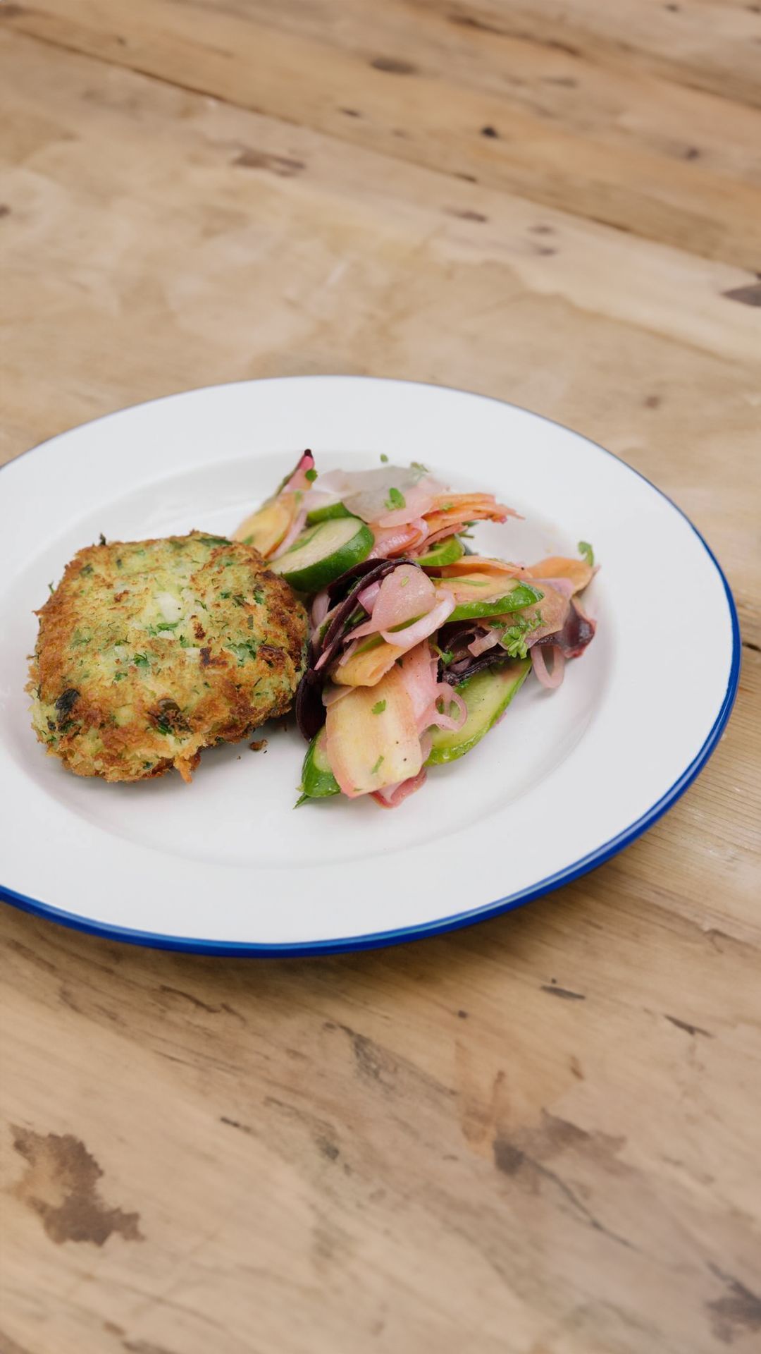 Fishcake met wortelsalade
