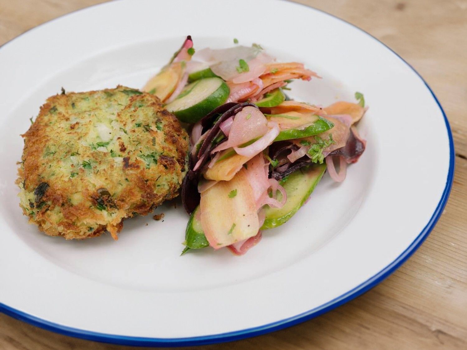 Fishcake met wortelsalade