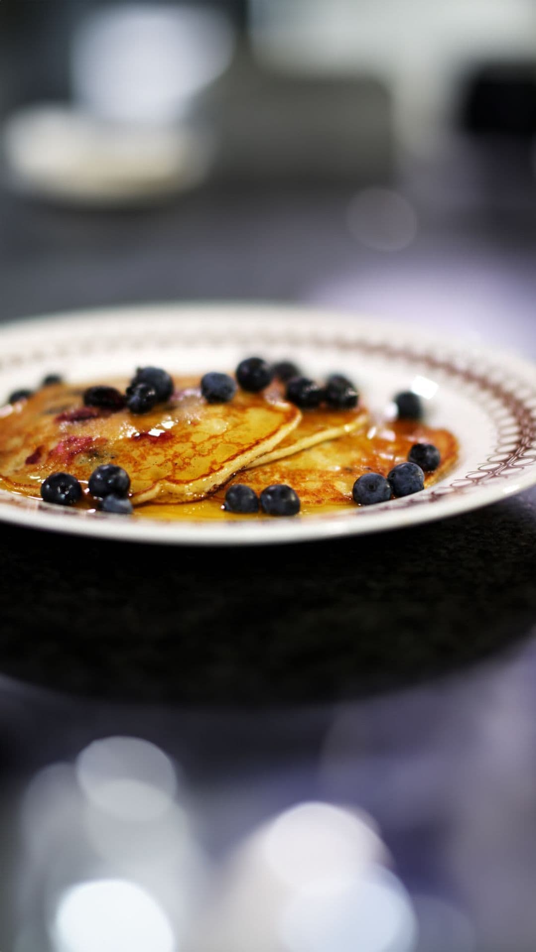 Pannenkoeken op z'n Amerikaans met bosbessen en esdoornsiroop