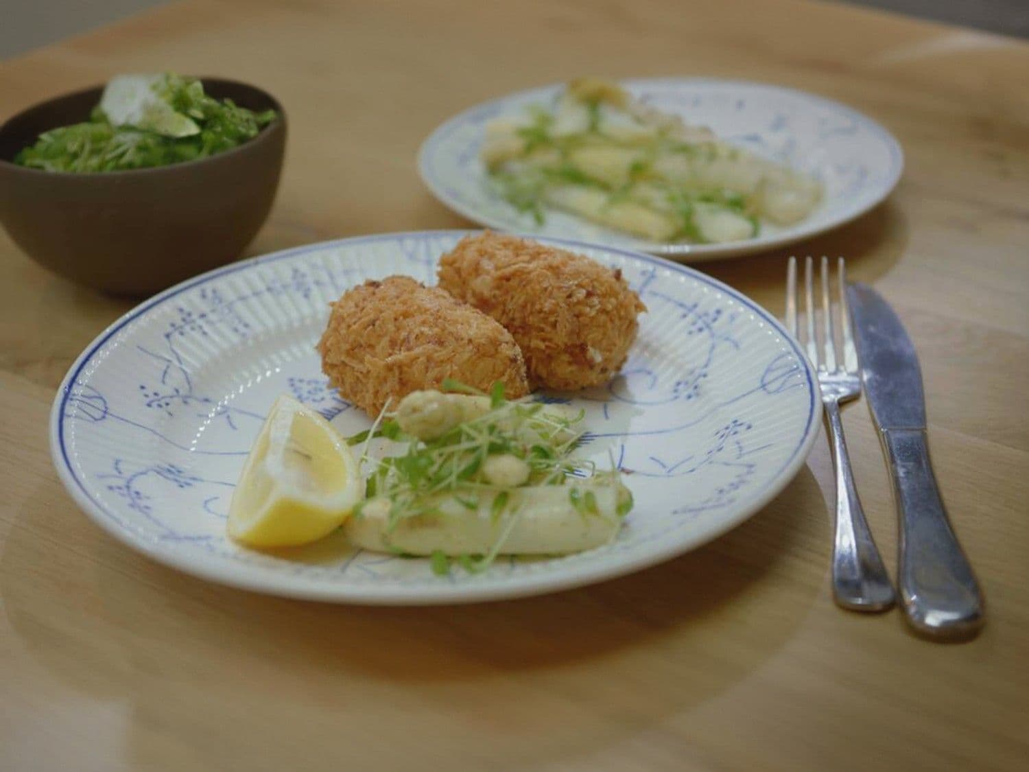 Kaaskroket met ham en asperges