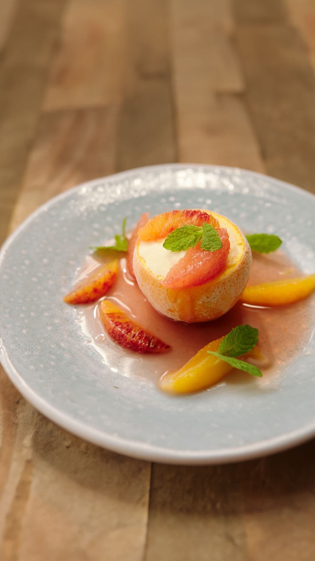 Gevulde sinaasappel met parfait van sinaasappel