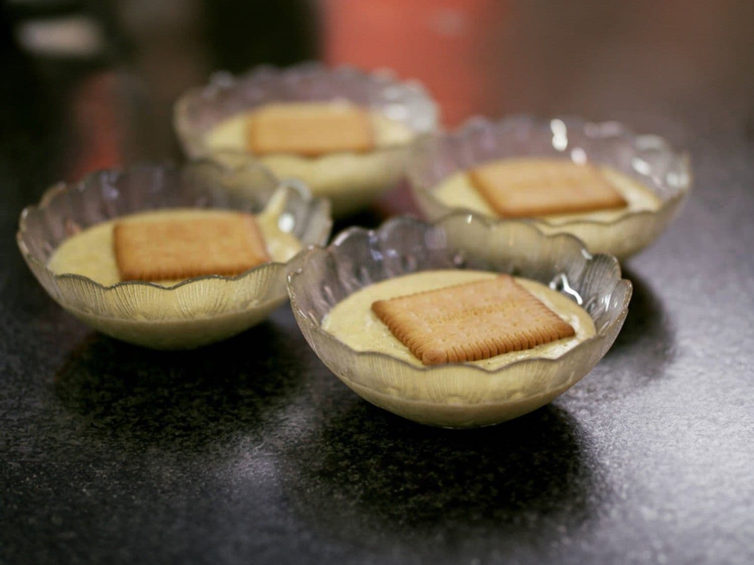 Vanillepudding met petit-beurrekoekjes