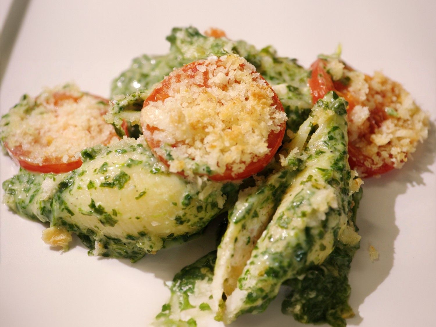 Gevulde schelpen met gerookte zalm, ricotta en spinazie