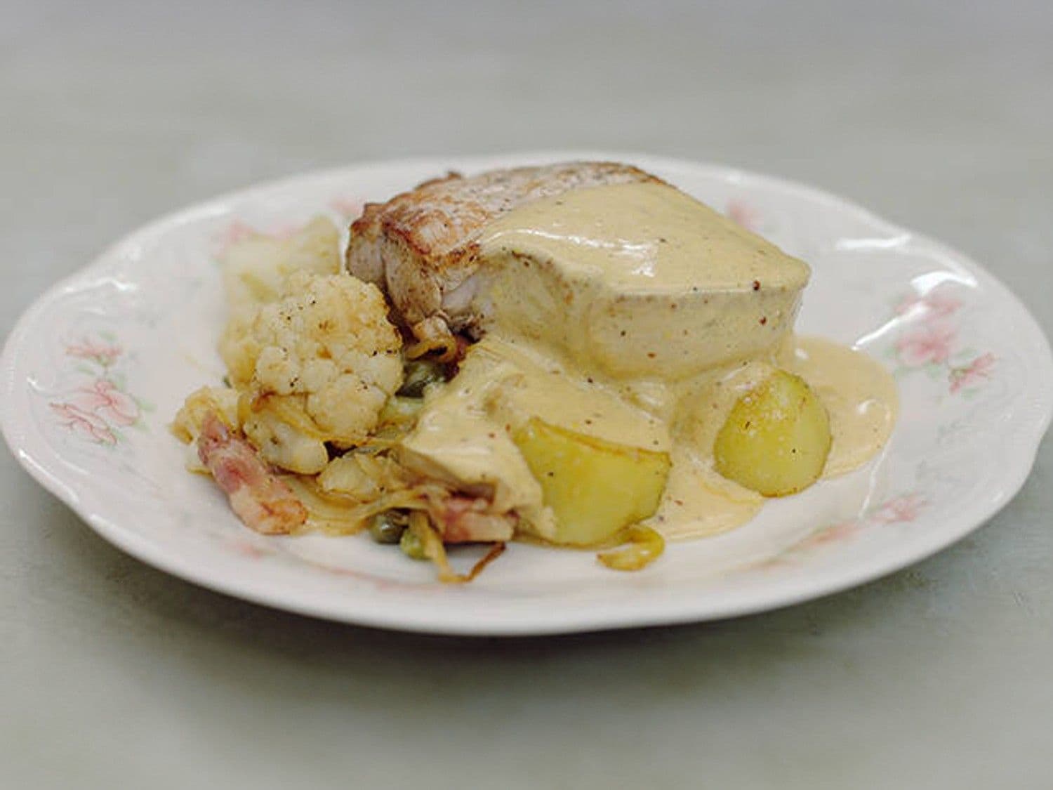 Varkensmignonetten met bloemkool en dijonaise noisette 