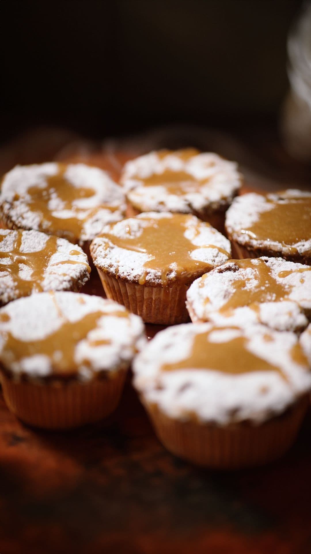 Blondies met noten en gezouten karamel