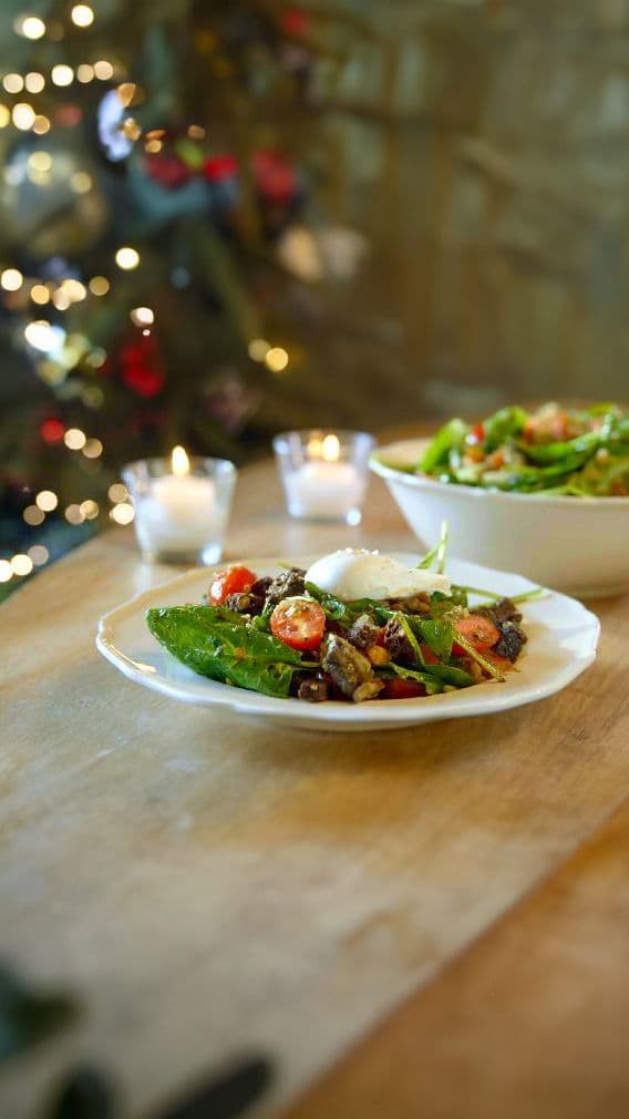 Lauwe linzensalade met gepocheerd ei