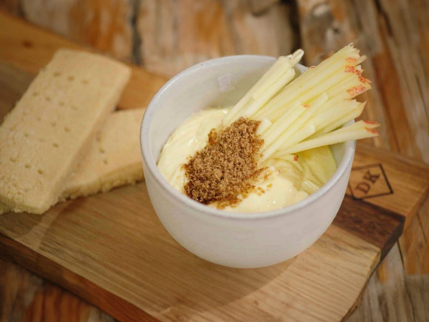 Pudding met plattekaas, appel en shortbread