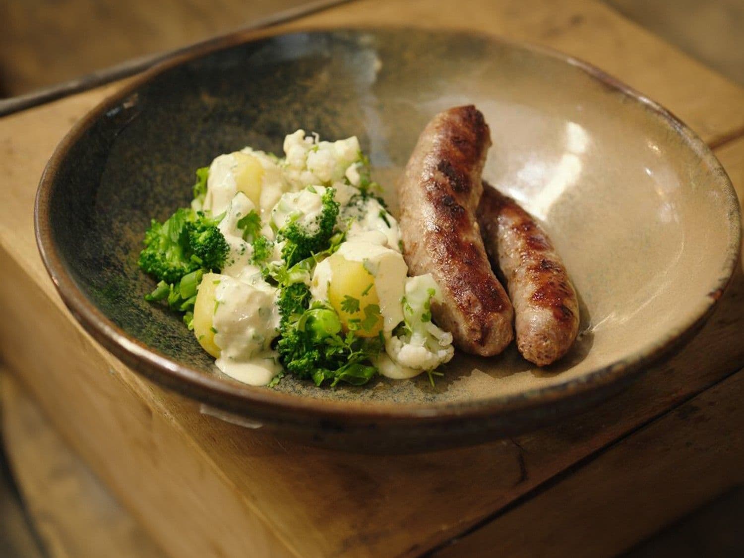 Braadworst met koude aardappelsalade