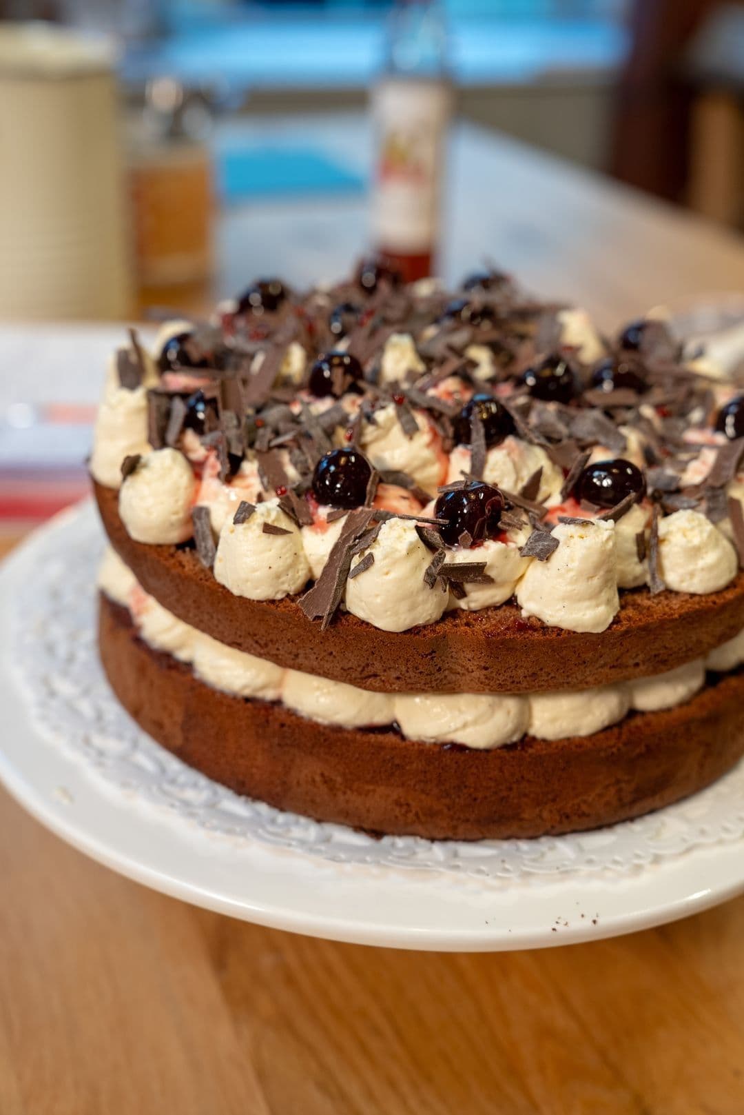 Chocoladebiscuit met amarenakers en mascarpone