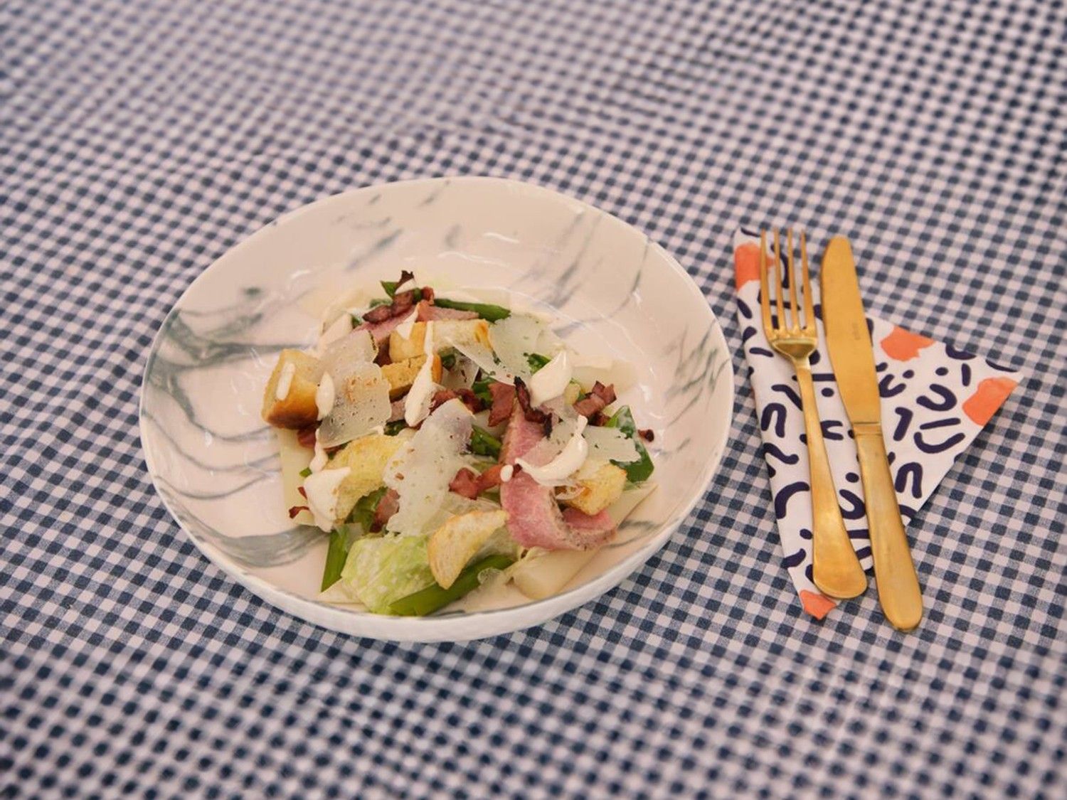 Caesarsalade met asperges