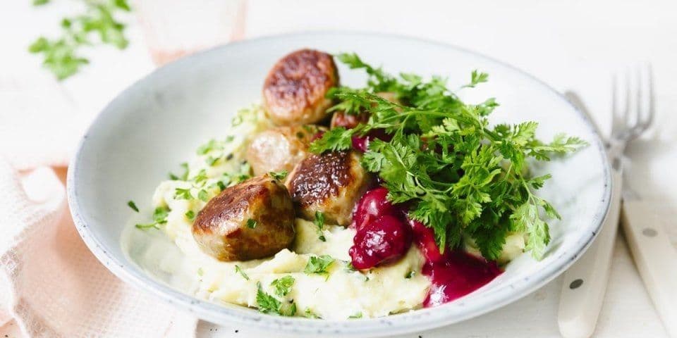 Gehaktballetjes met krieken en kervelpuree