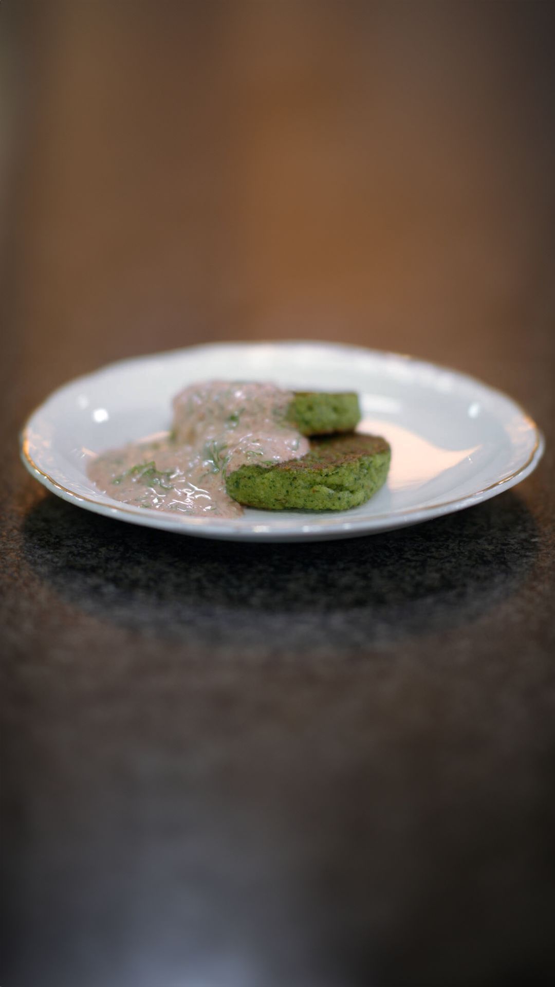 Bulgurcakes met tandoori-dip