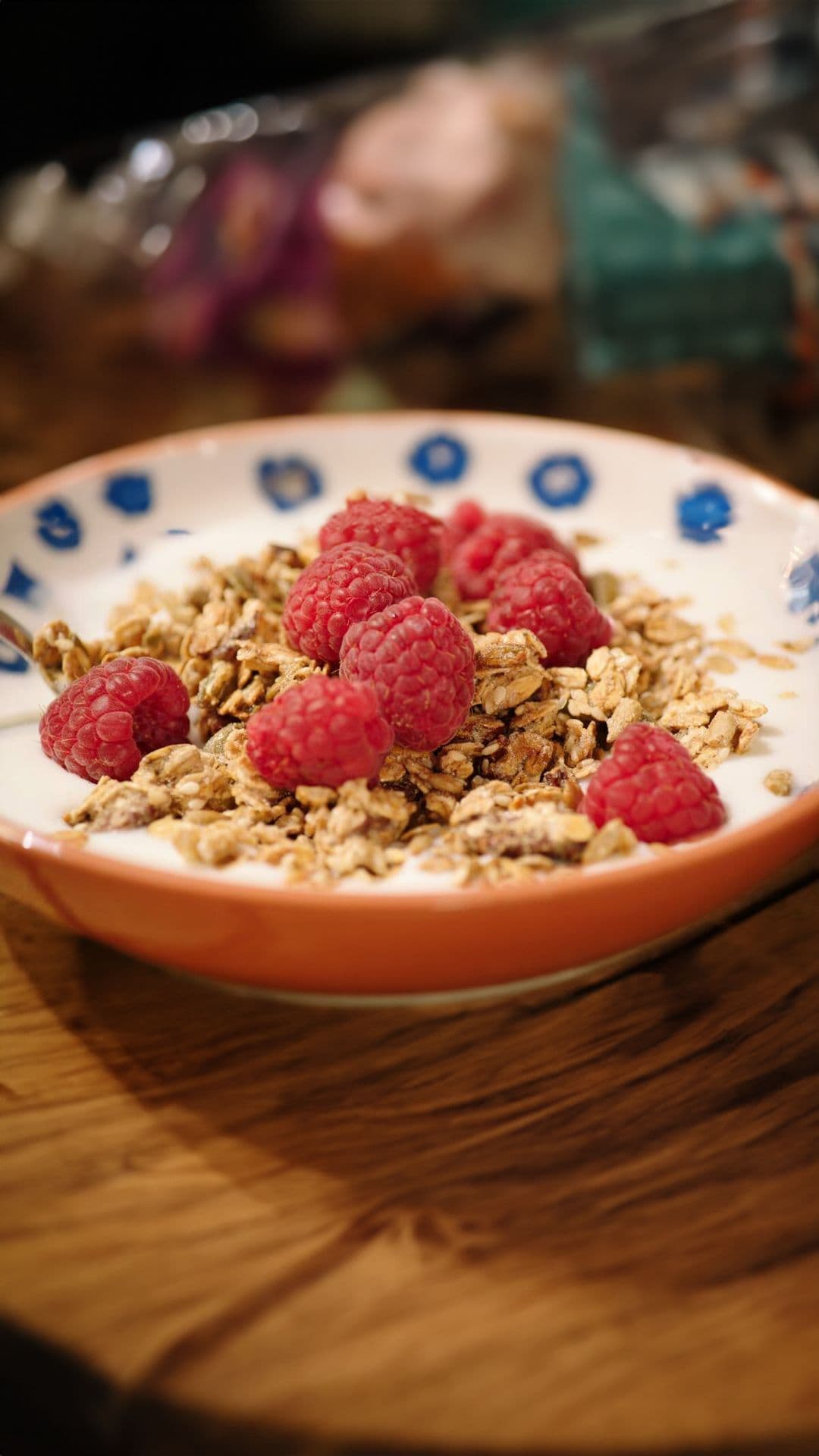 Granola met frambozen en yoghurt
